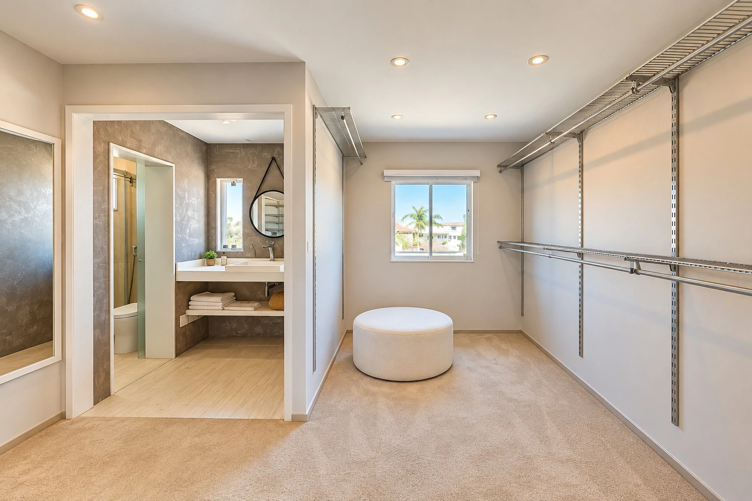Furnished house, 1100 m², with a glass-enclosed balcony — photo 21