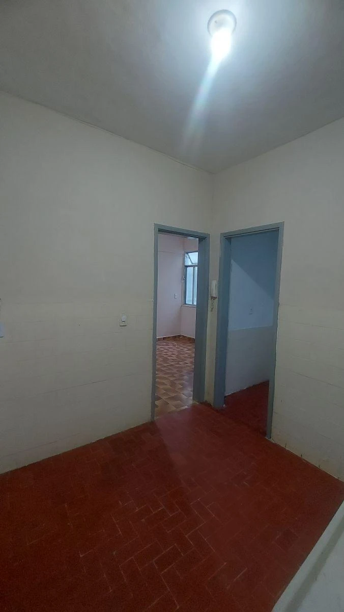 Unfurnished 30 m² apartment with a glass shower — photo 9