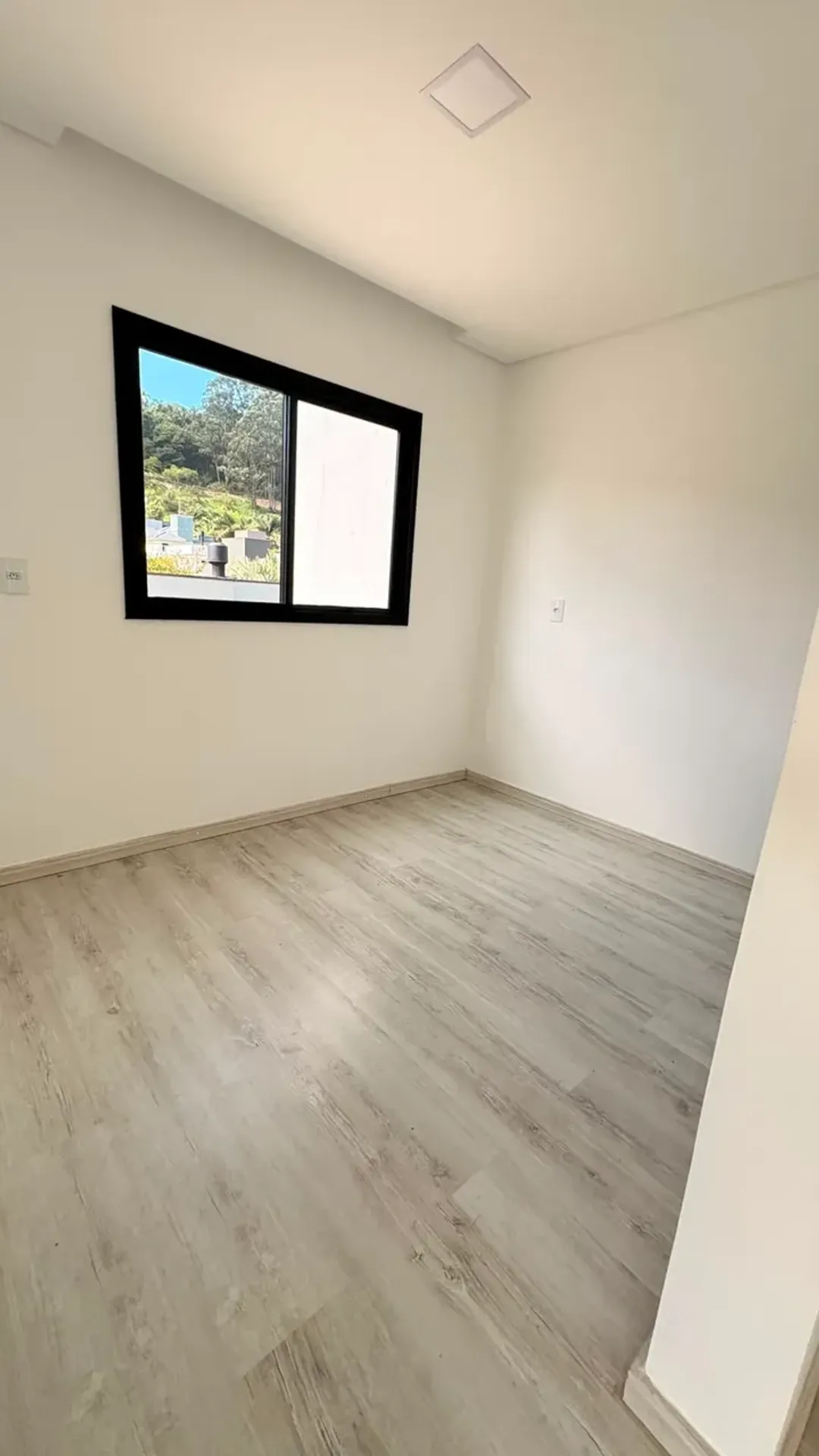 5-suite house with open-plan kitchen and 480 m² — photo 25
