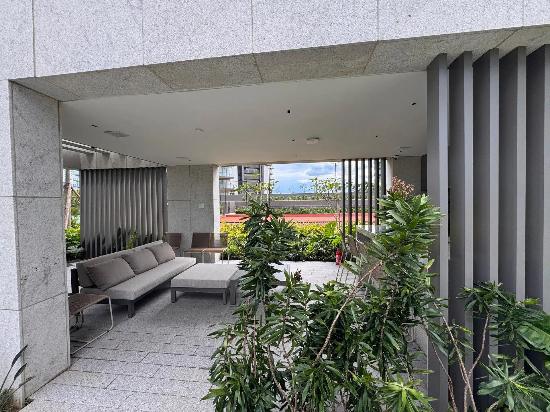 Furnished apartment with 3 en-suite bedrooms and balcony — photo 35