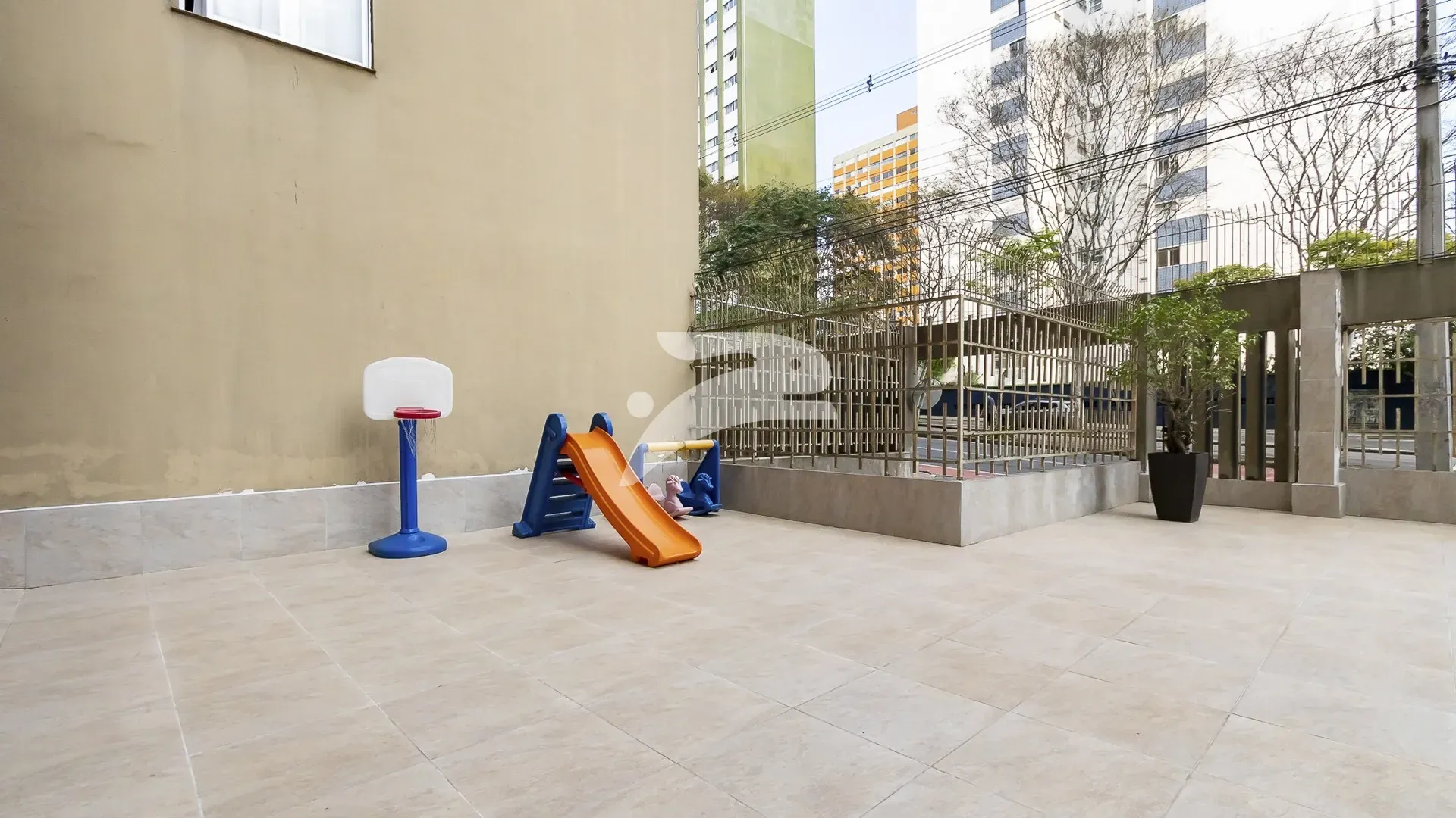 Unfurnished 132 m² apartment with 3 bedrooms — photo 25