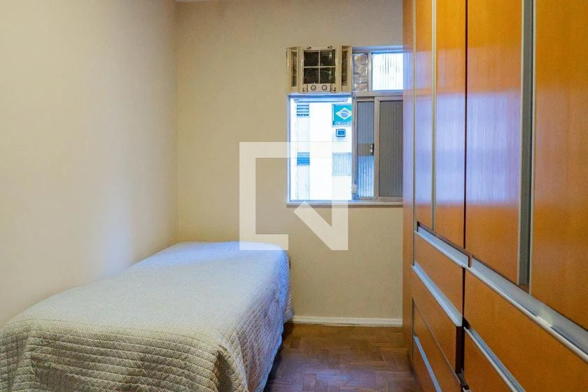 3-bedroom apartment in a building with a pool — photo 12