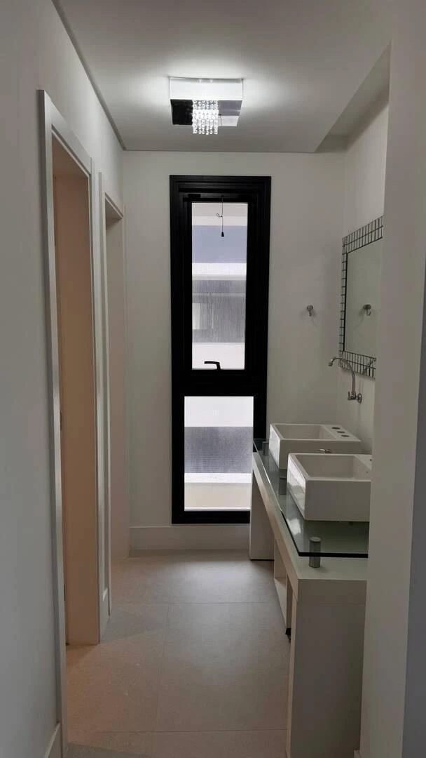 Departamento de 4 dormitorios con ventanales de piso a techo — photo 41