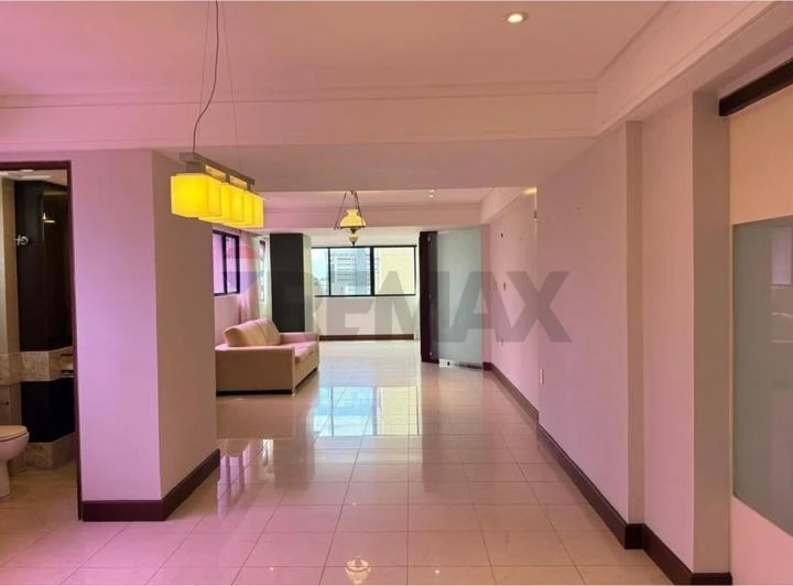 Apartment with 3 en-suite bedrooms and 220 m² — photo 8