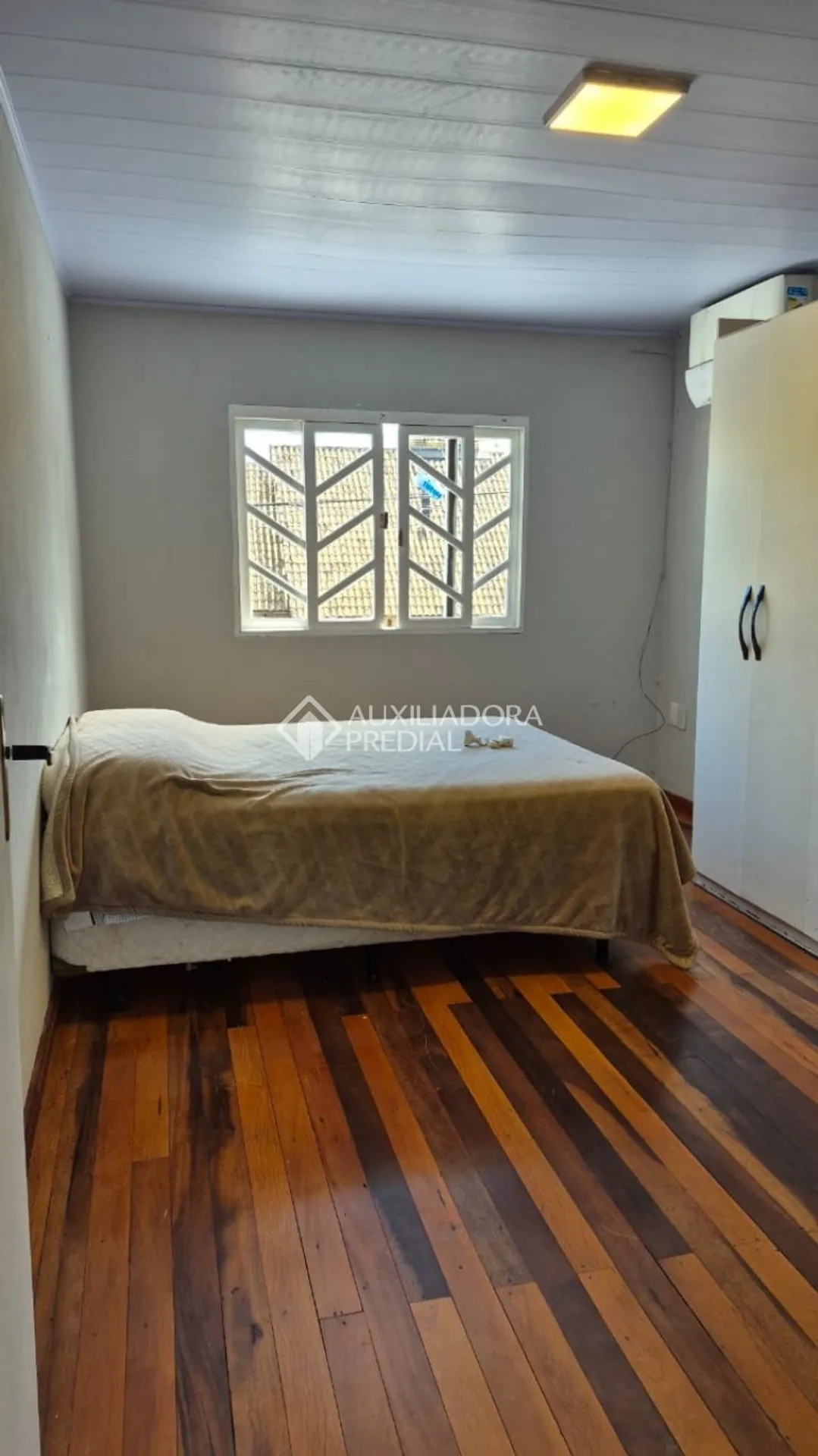 Furnished house, 100 m², with wood or laminate floors — photo 27