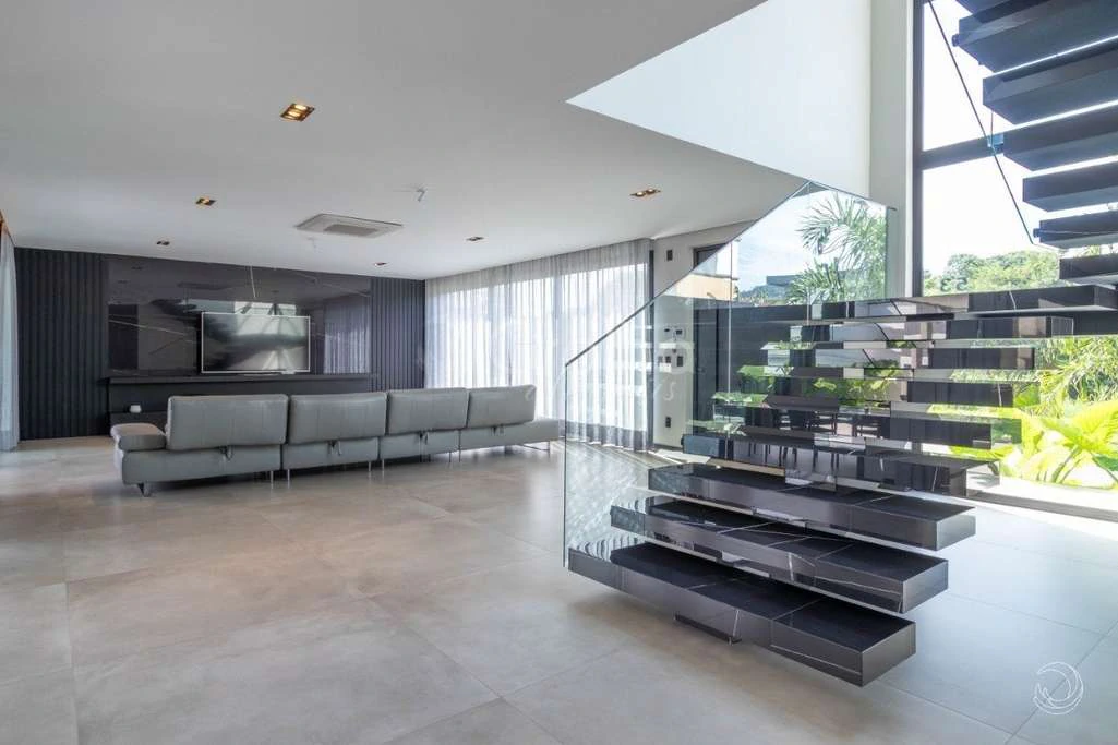 Casa com 5 suítes e 7 banheiros, com jardim privativo — photo 2