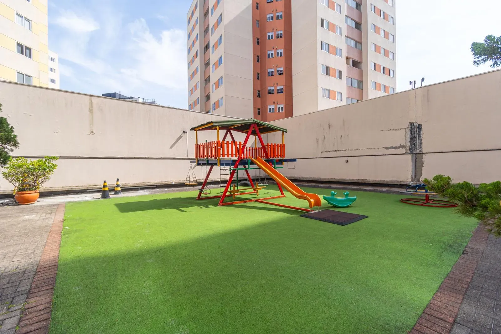3-bedroom apartment with 2 bathrooms and balcony grill — photo 29