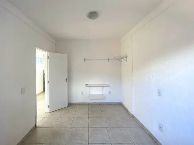 Balcony with a grill in a one-bedroom apartment, 42 m² — photo 10