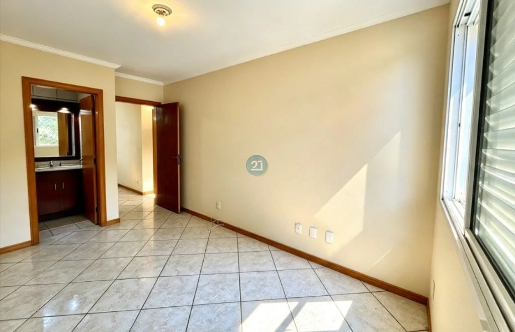3-bedroom apartment in a building with a pool — photo 6