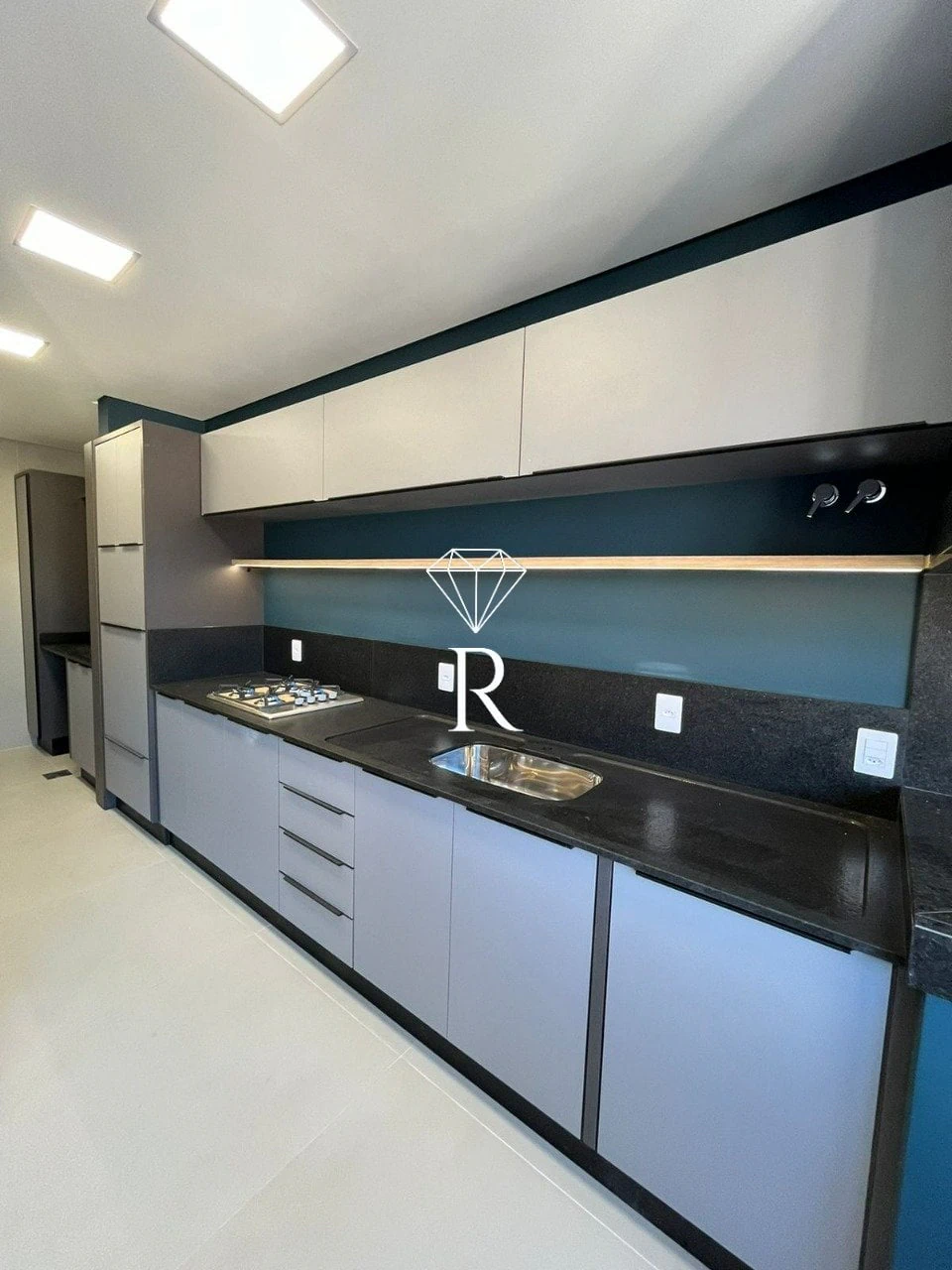 3-bedroom apartment with a grill on the balcony — photo 16