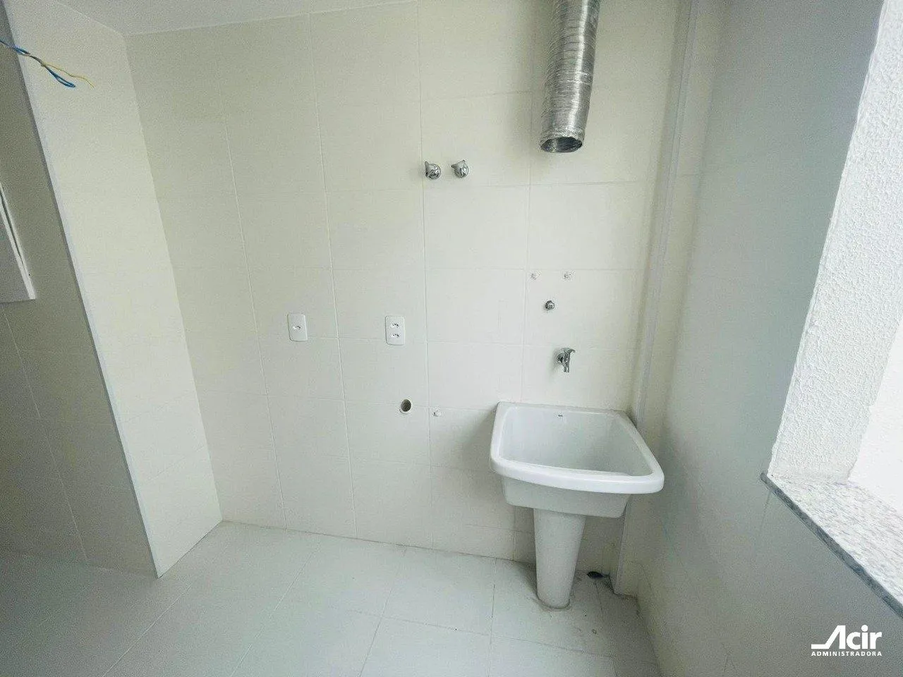2-bedroom apartment in a building with a gym — photo 6
