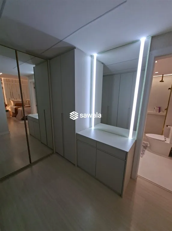 Furnished apartment with 4 bedrooms and open kitchen — photo 32