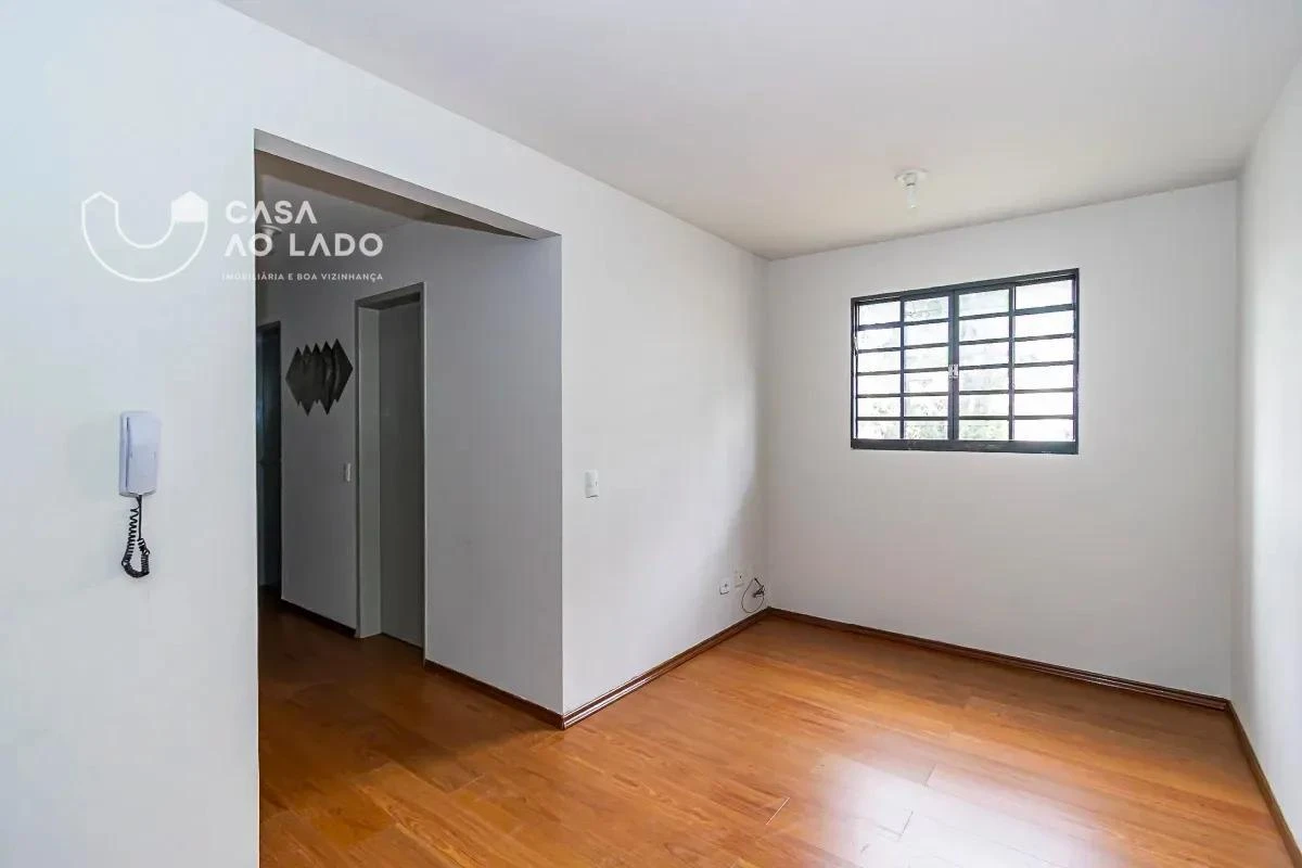 Apartamento com piso de madeira ou laminado, Tingui — photo 9
