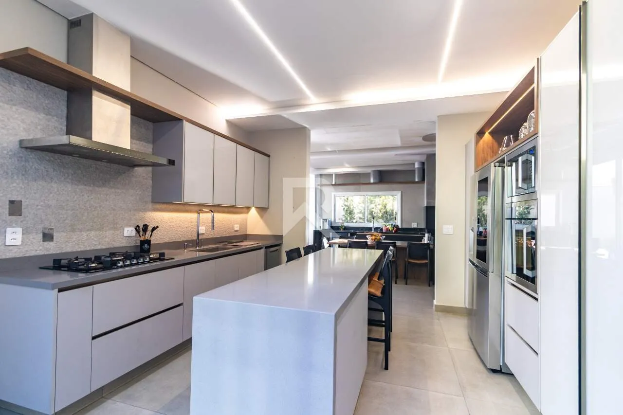 House with open-plan kitchen and 400 m², 4 bedrooms — photo 13