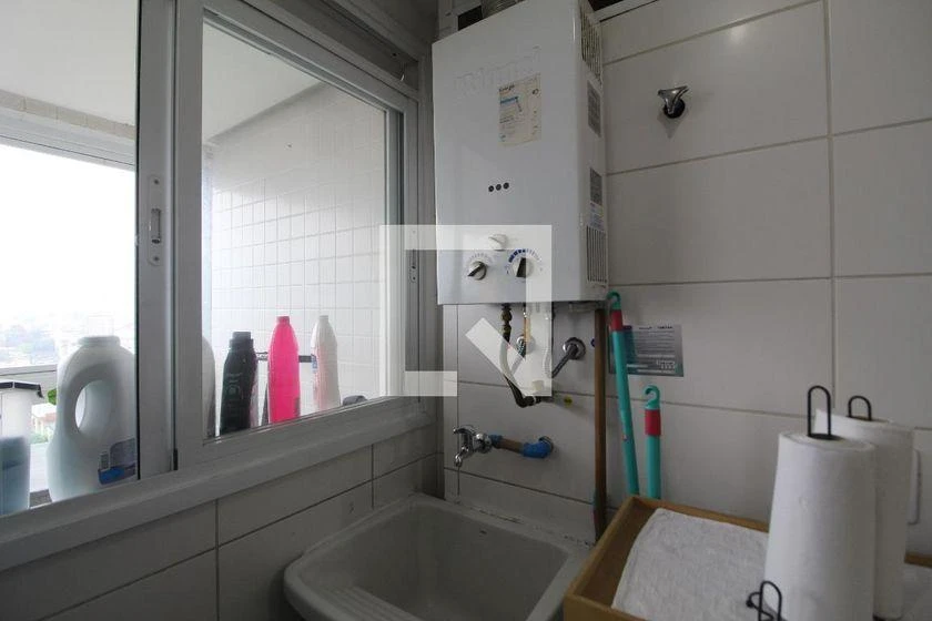 Apartamento amueblado de 3 dormitorios con balcón acristalado — photo 38