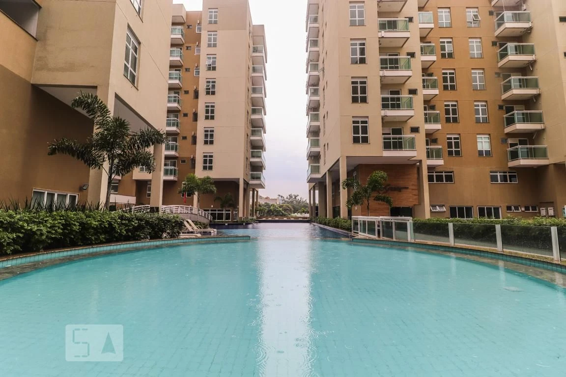 Furnished 1-bedroom apartment with a glassed balcony — photo 2