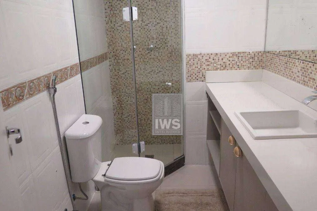 Furnished 94 m² apartment with 2 bedrooms and suite — photo 15