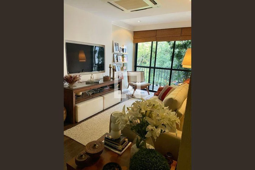 2-bedroom apartment with a water view — photo 8