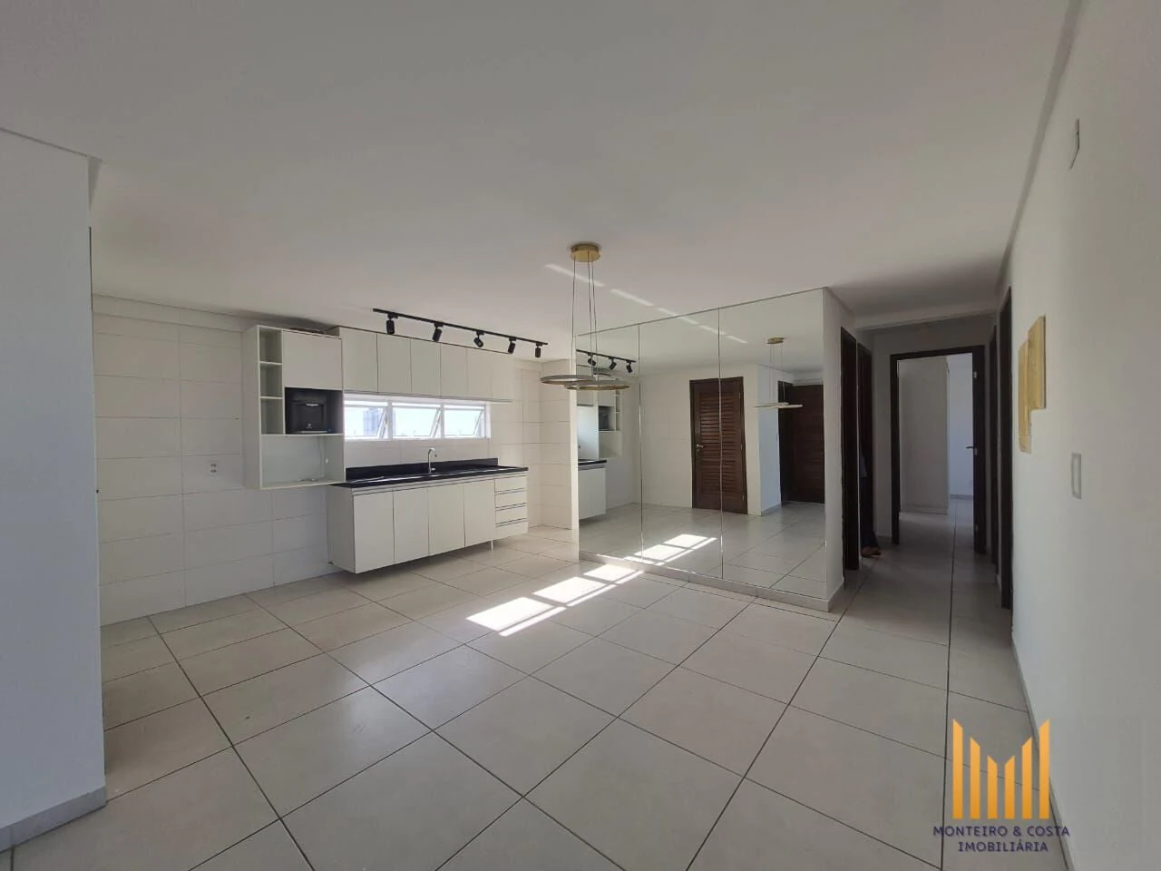 Furnished apartment, 102 m², with a washing machine — photo 2