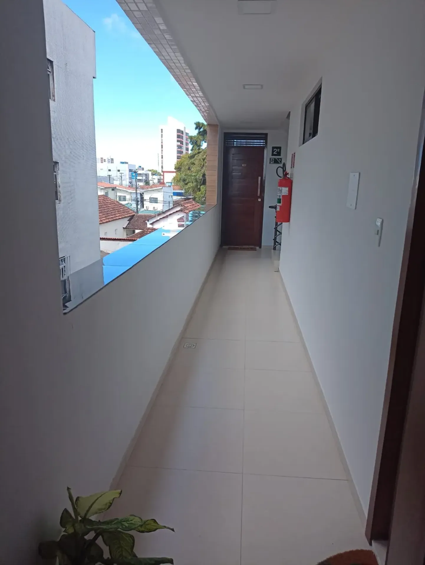 3-bedroom apartment with a washing machine in João Pessoa — photo 5