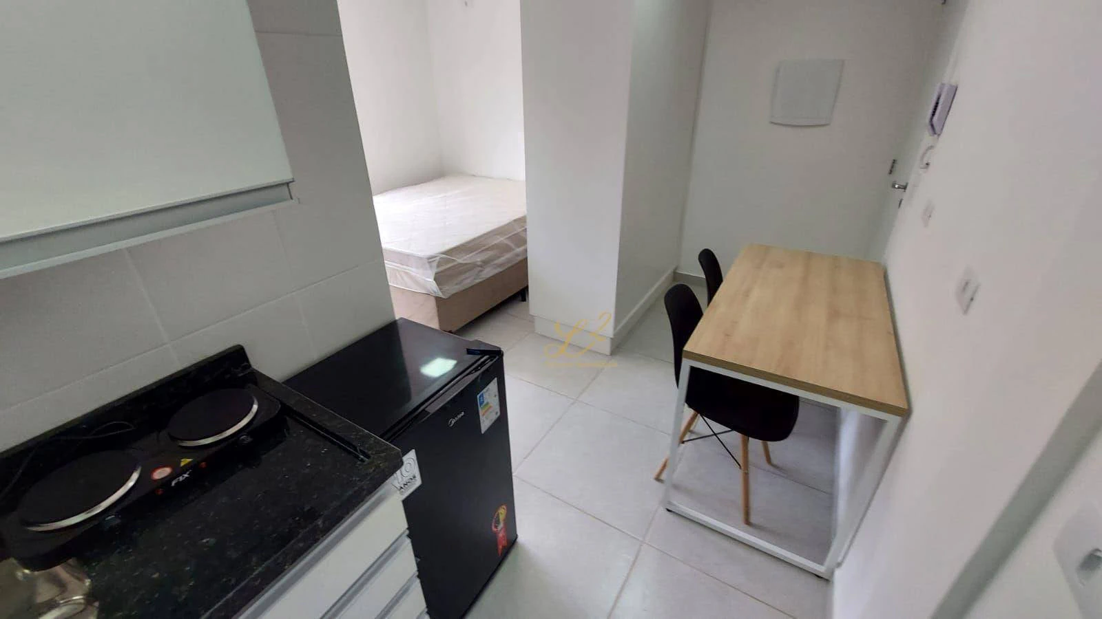 Furnished studio, 17 m², with a home office — photo 2