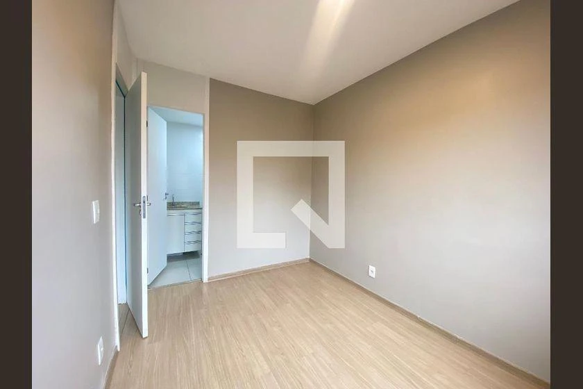 2-bedroom apartment in a building with a gym — photo 4