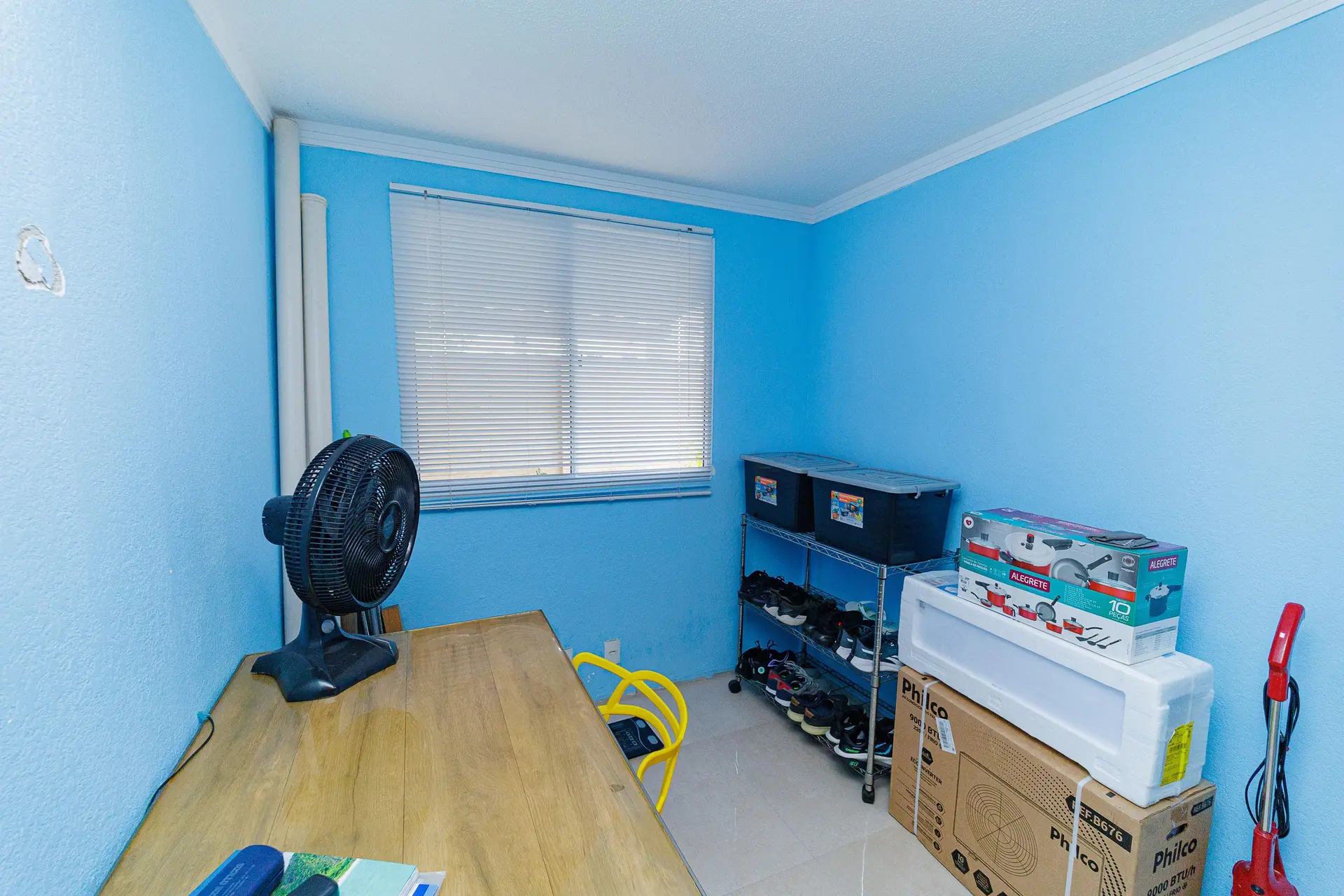 2-bedroom apartment in a building with a pool — photo 25