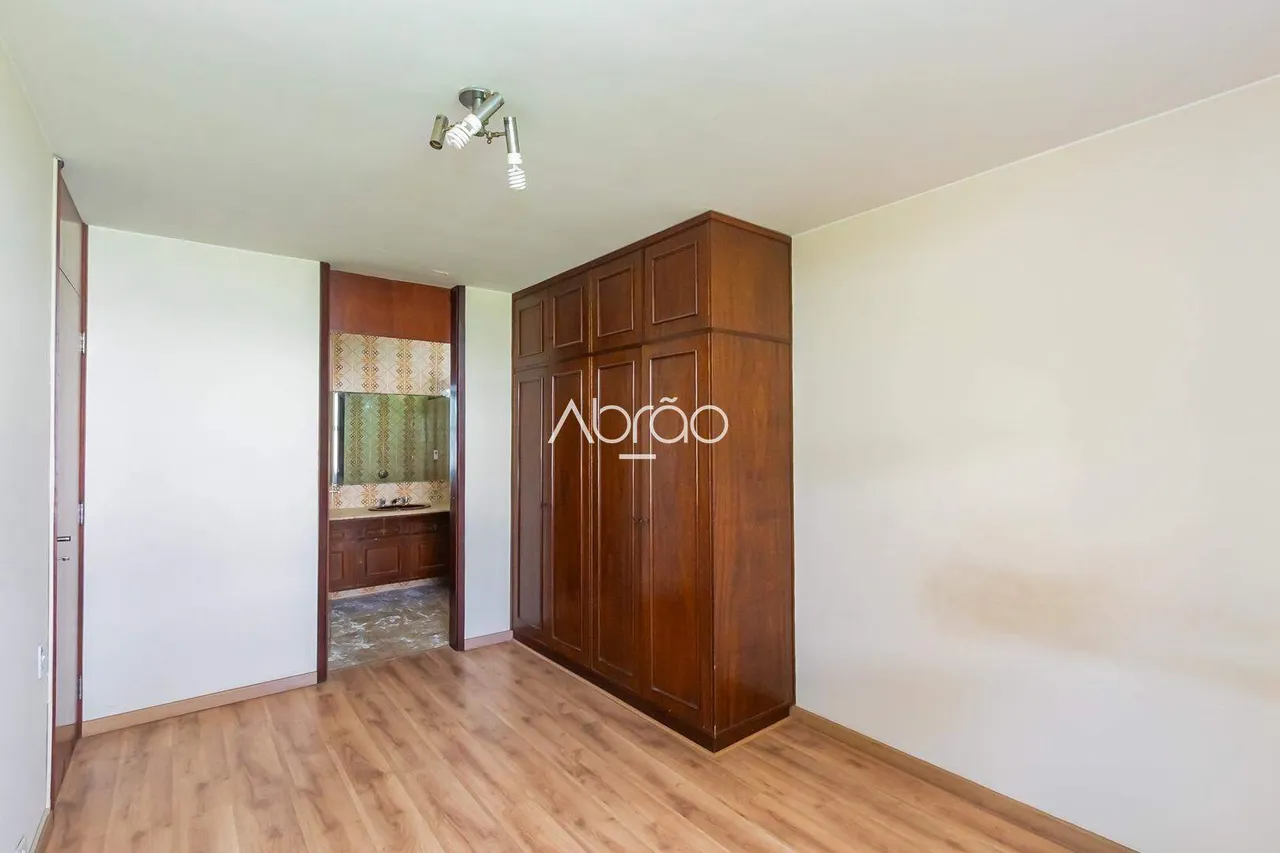 House with 4 bedrooms, 5 bathrooms and 319 m² — photo 19