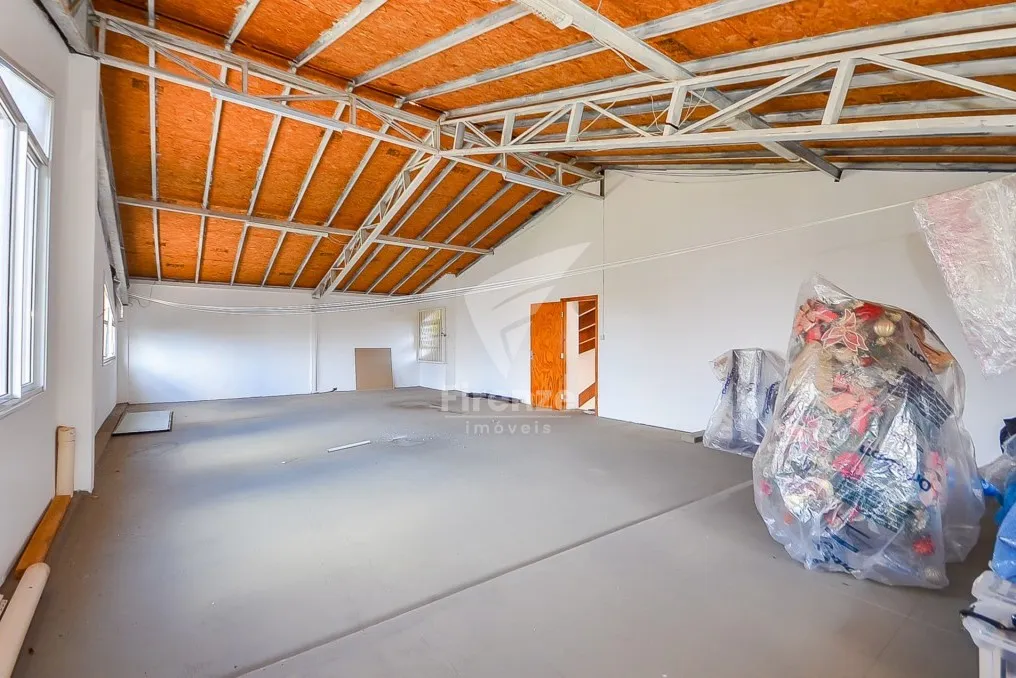 424 m² house with 3 en-suite bedrooms and 4 parking spots — photo 48