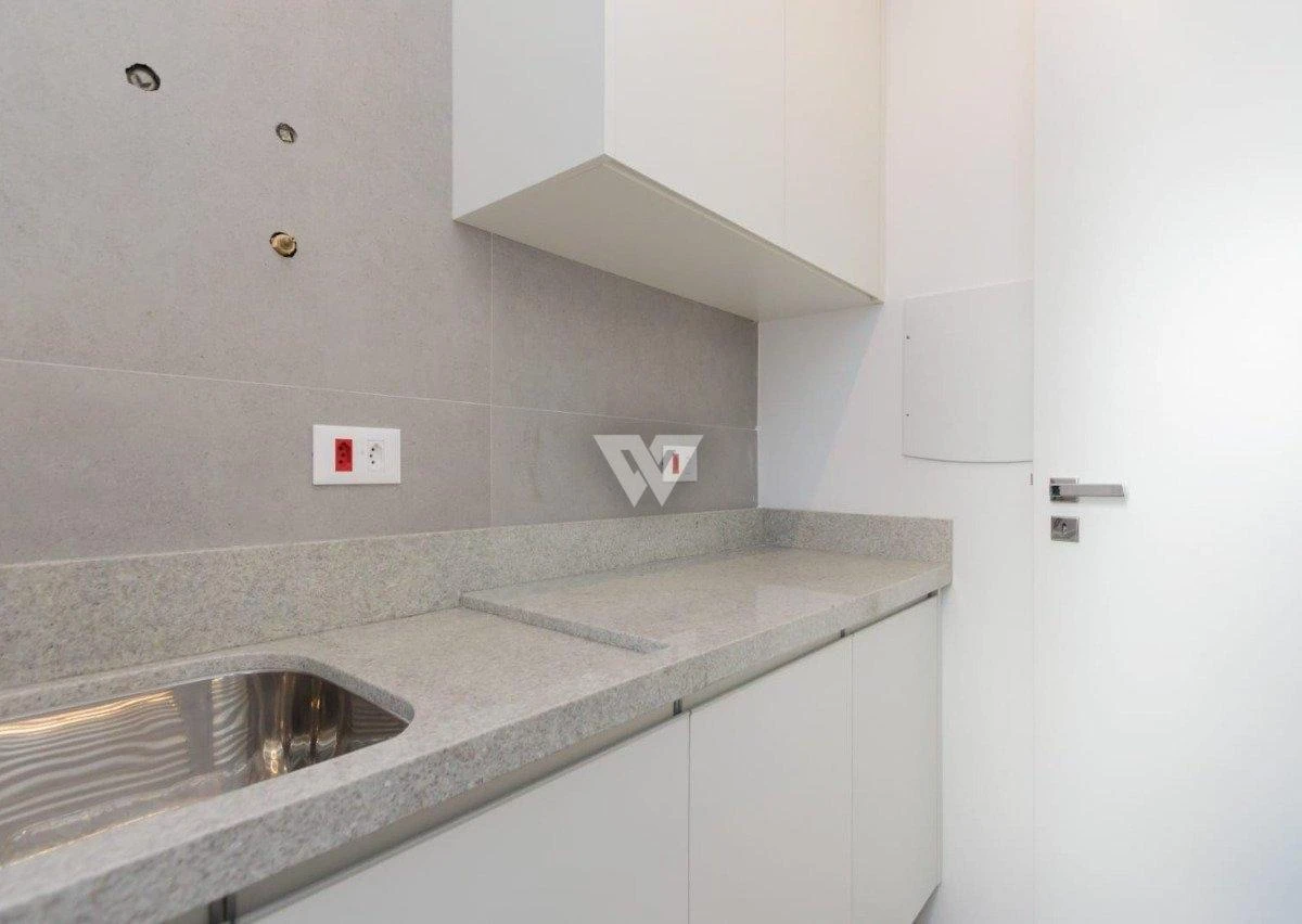 Detached townhouse with 3 bedrooms, 175 m² and glass balcony — photo 18