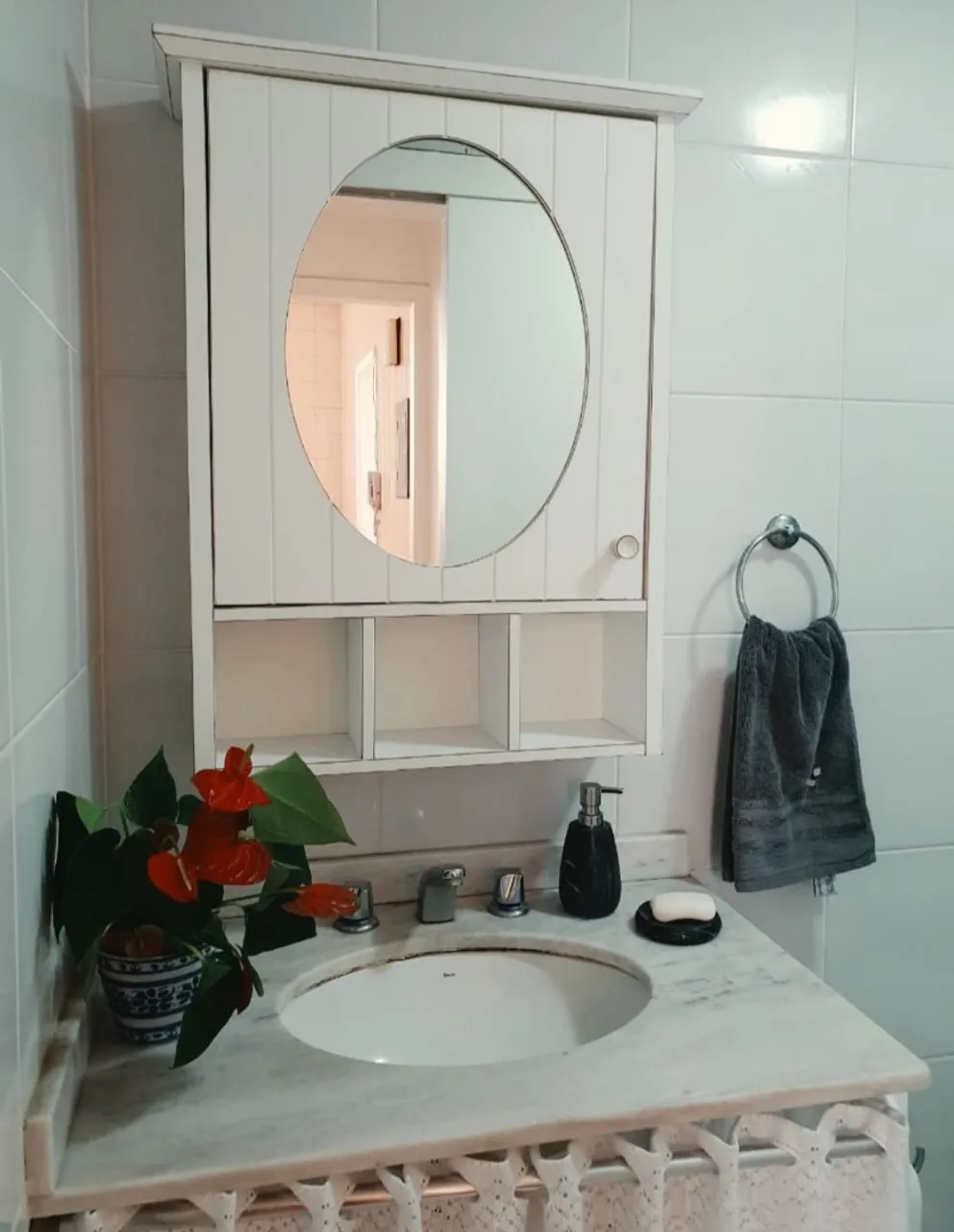 Wood or laminate floors in a one-bedroom apartment, 62 m² — photo 14
