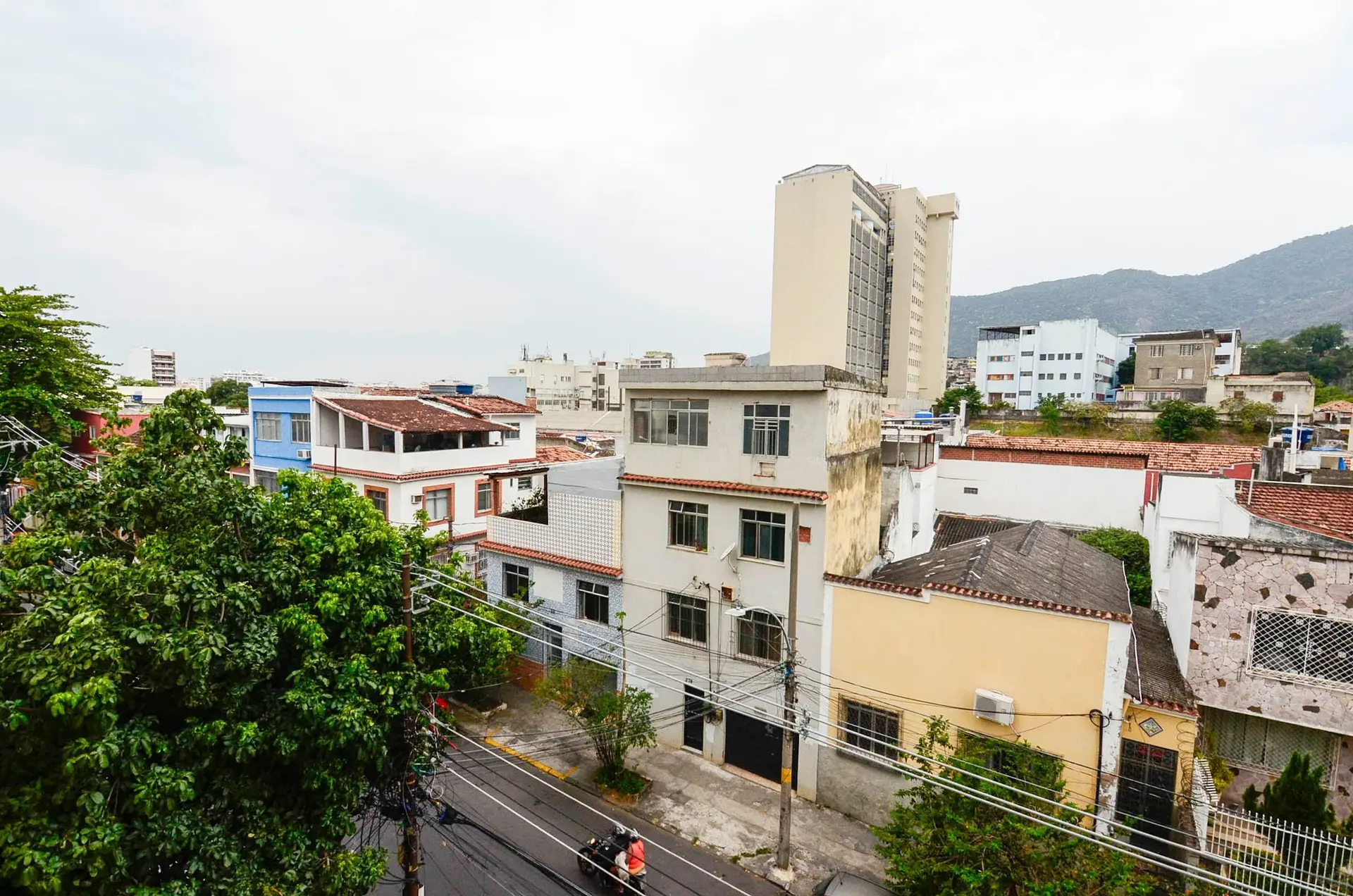 Unfurnished apartment with 2 bedrooms and a balcony — photo 9