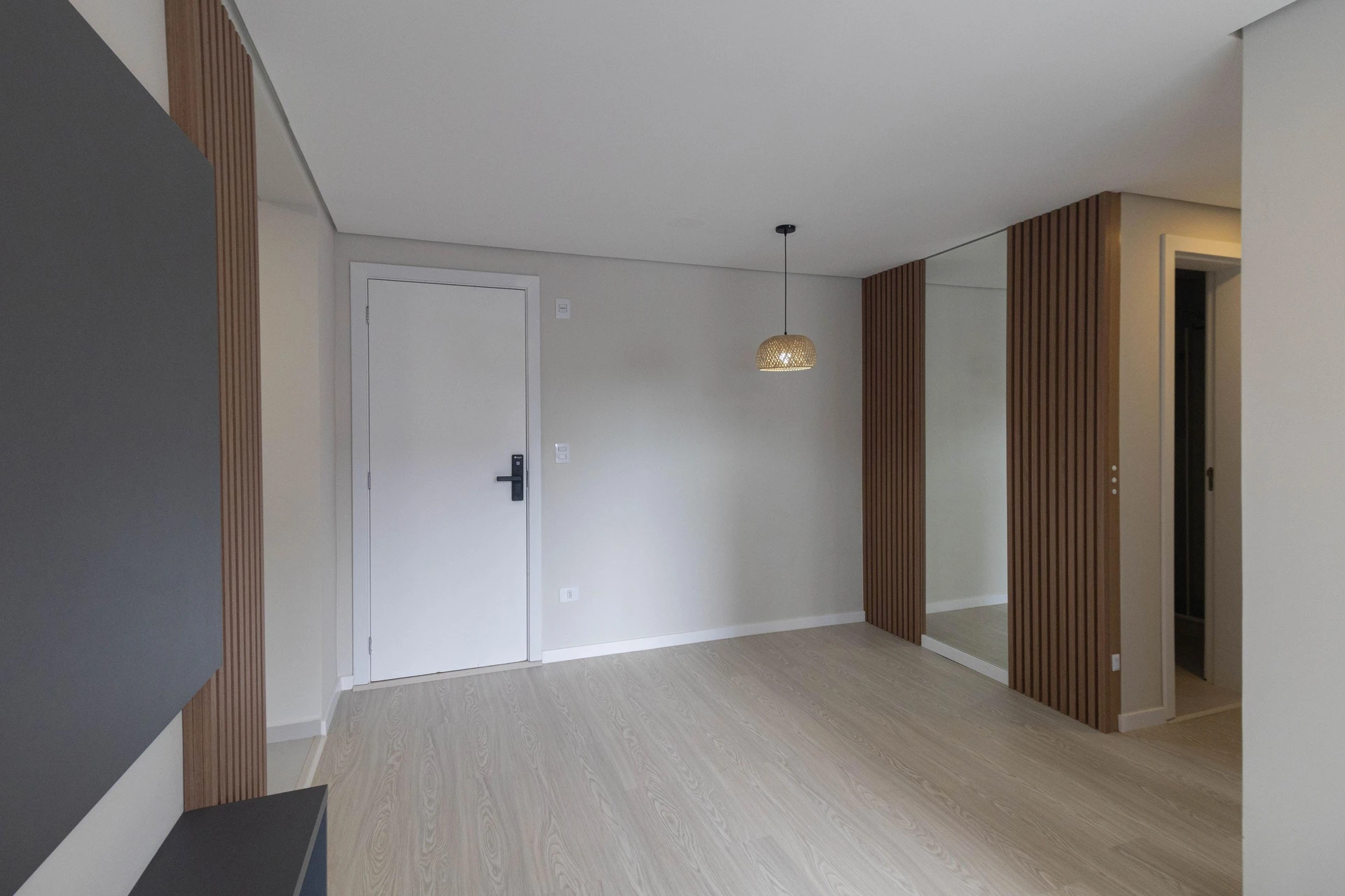 2-bedroom apartment with a washing machine in Curitiba — photo 27