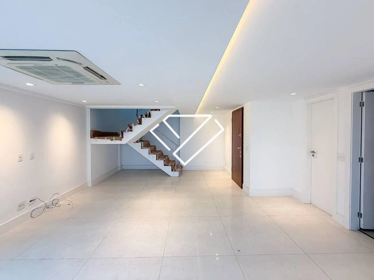 Water view in a 3-bedroom apartment, 660 m² — photo 17