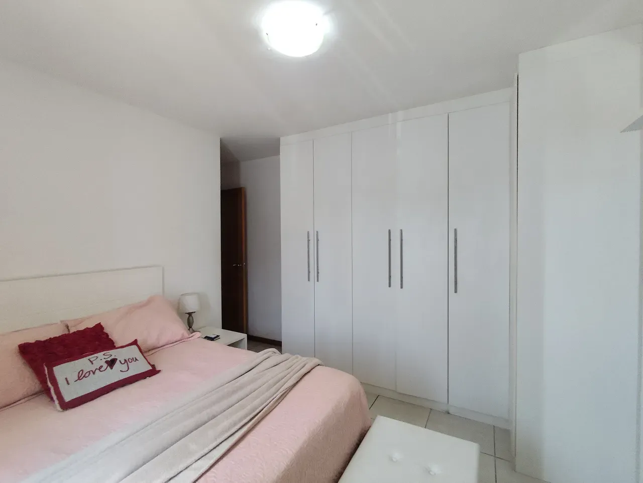 Furnished 3-bedroom apartment with open-plan kitchen — photo 8