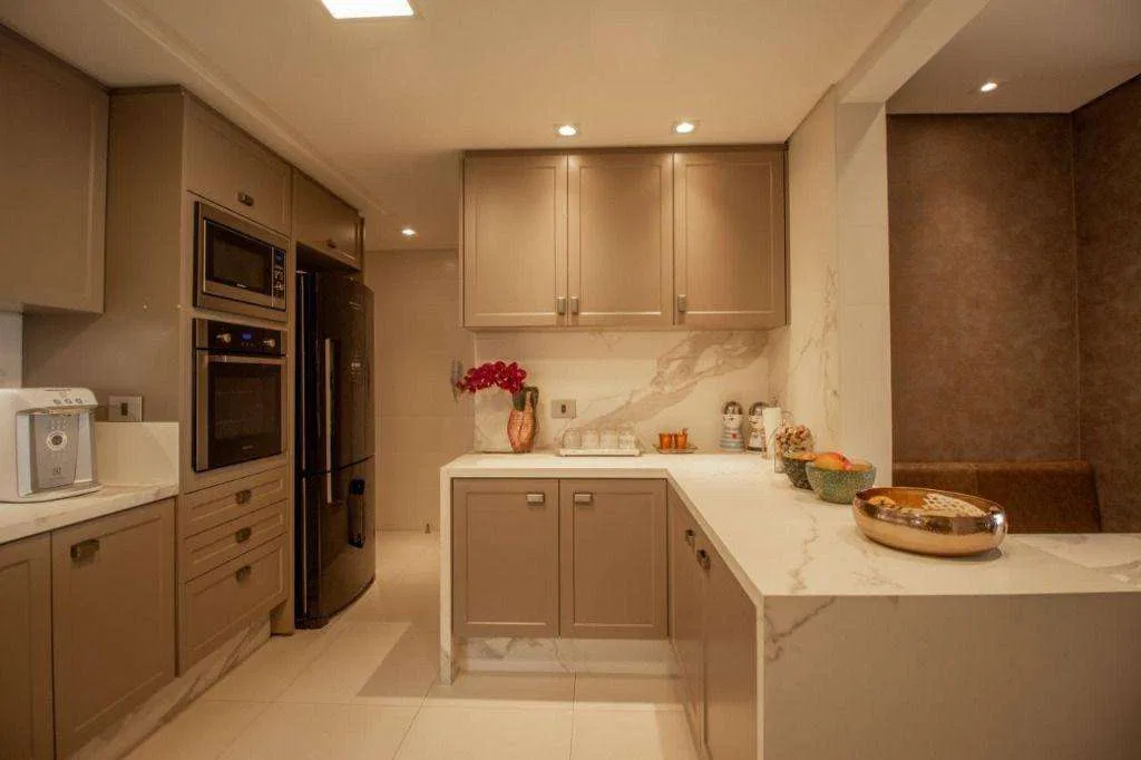 Home office in a 4-bedroom apartment, 181 m² — photo 2