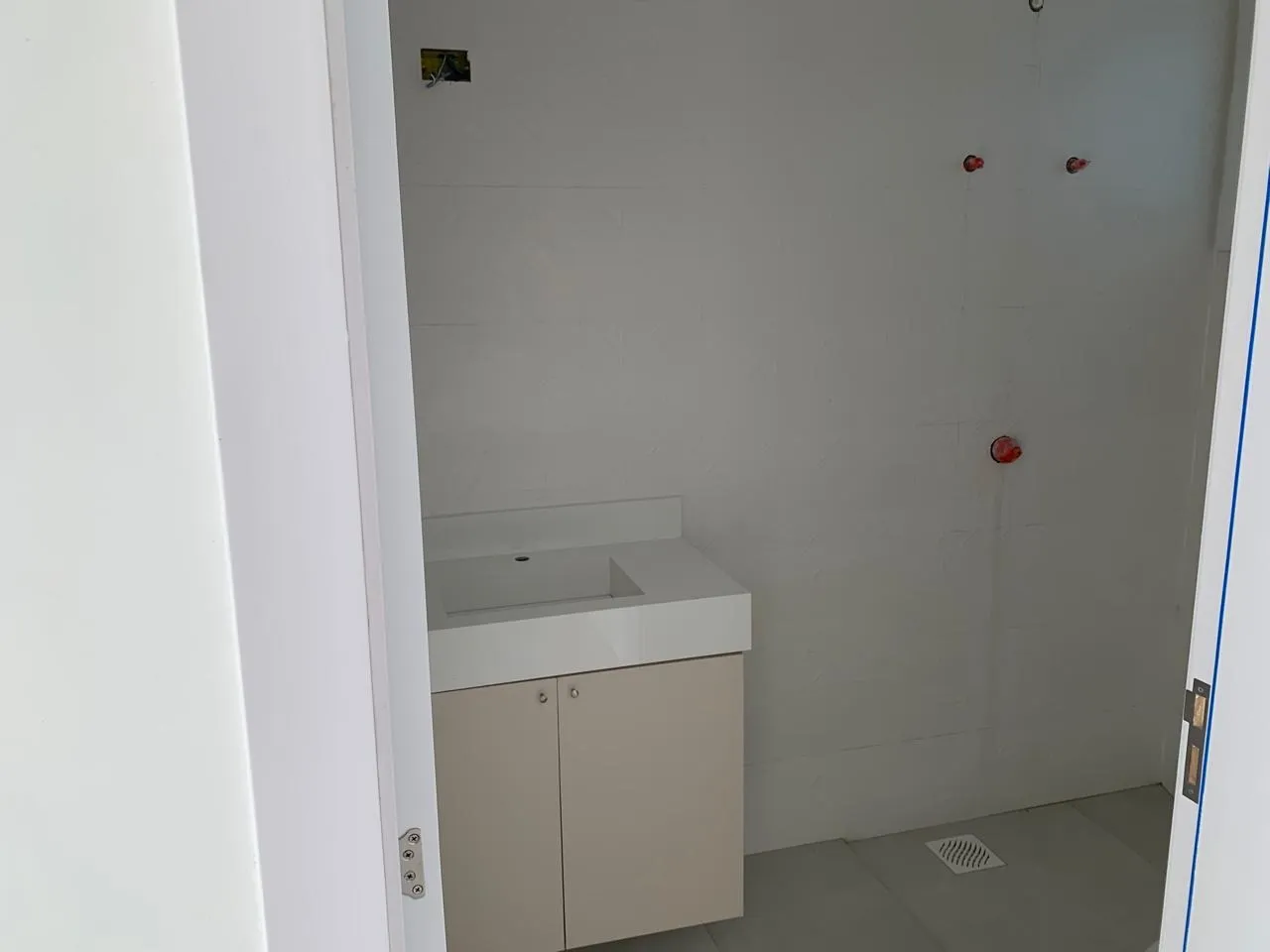 House with 3 bedrooms and an open-plan kitchen — photo 26