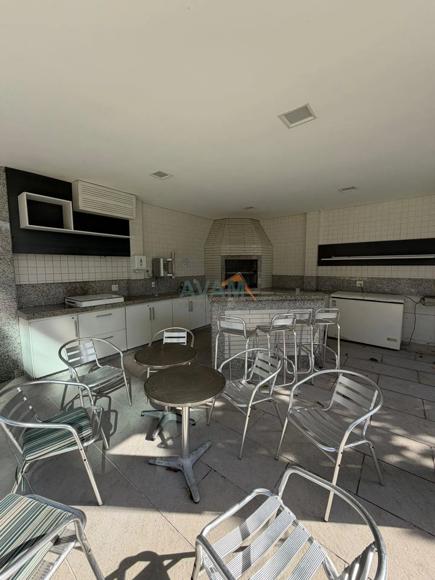 Glass-enclosed balcony in a 3-bedroom apartment, 80 m² — photo 34