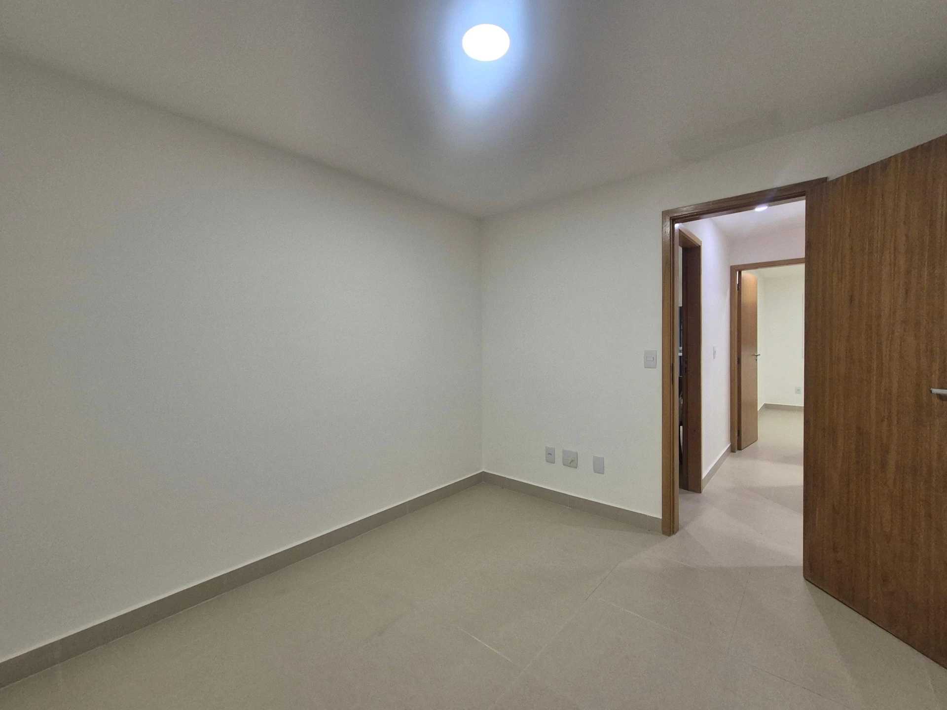 3-bedroom apartment with a grill on the balcony — photo 22