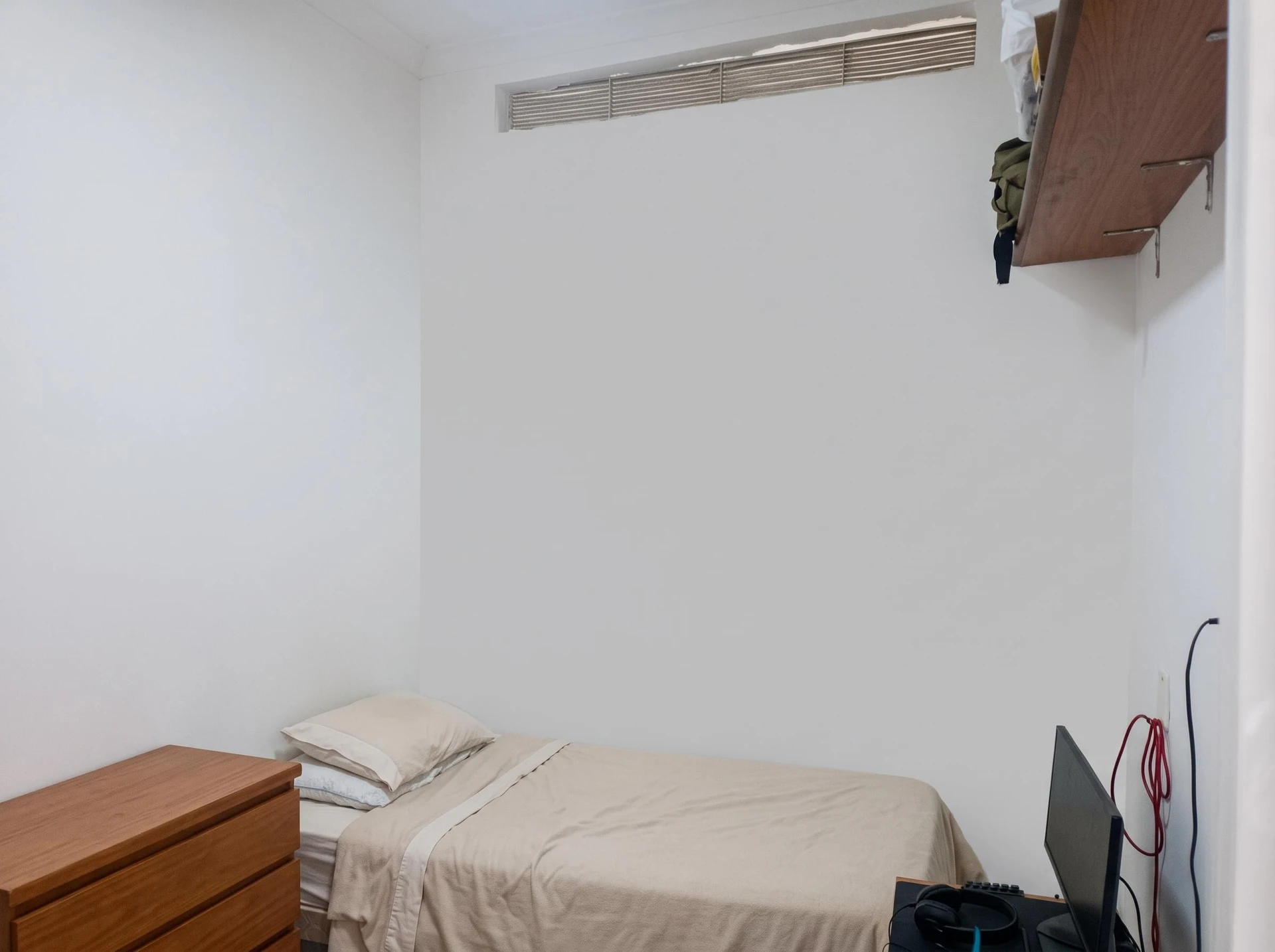 Wood or laminate floors in a 2-bedroom apartment, 51 m²