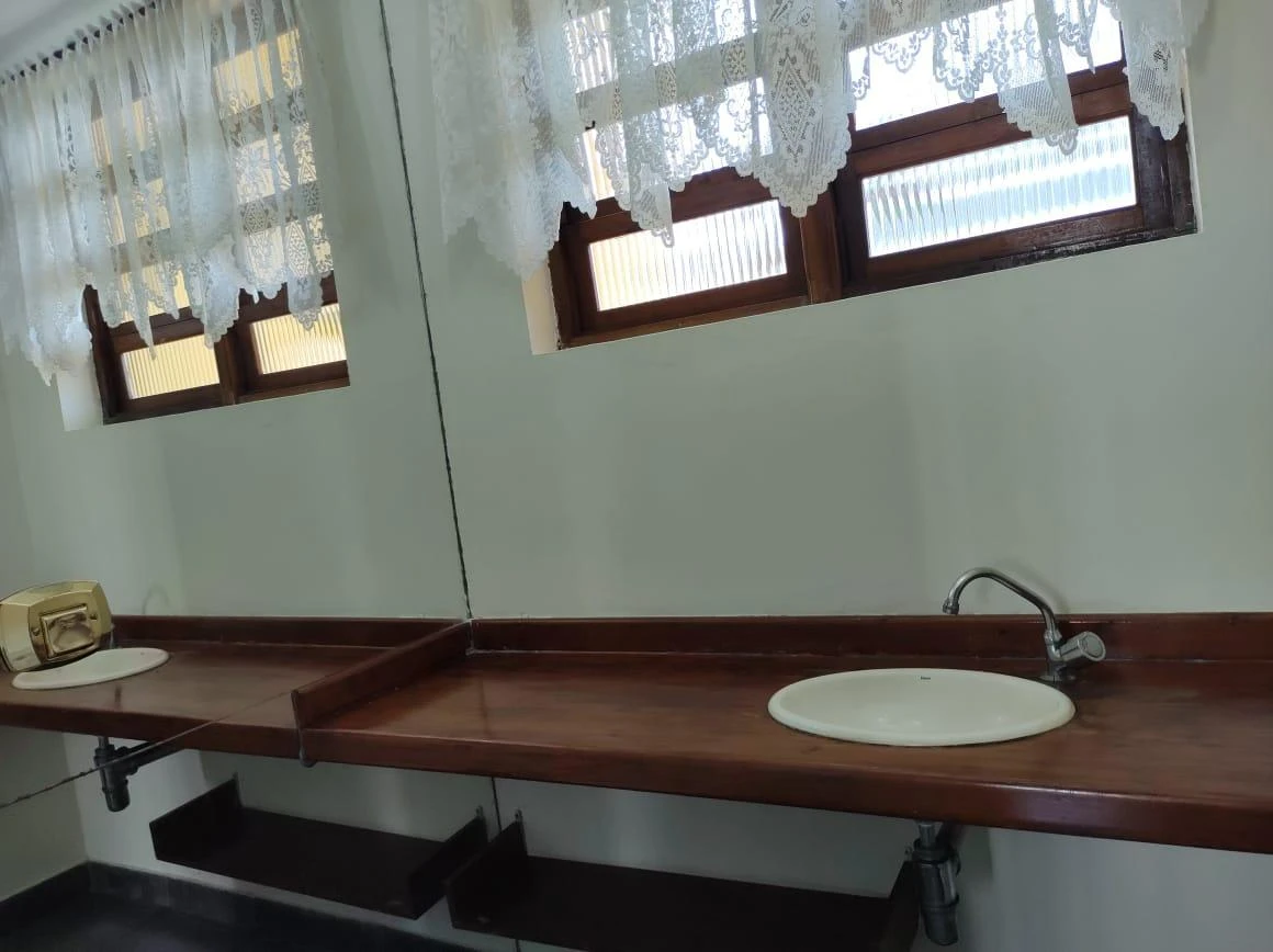 Casa térrea sem mobília com 4 quartos e 6 banheiros — photo 6