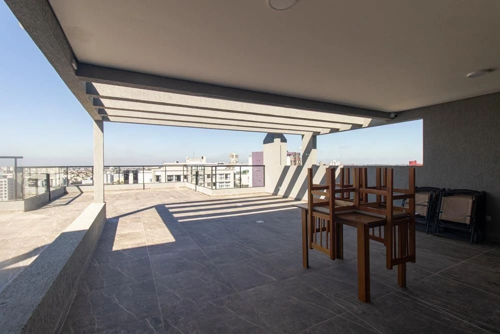 Floor-to-ceiling windows in a one-bedroom apartment, 36 m²