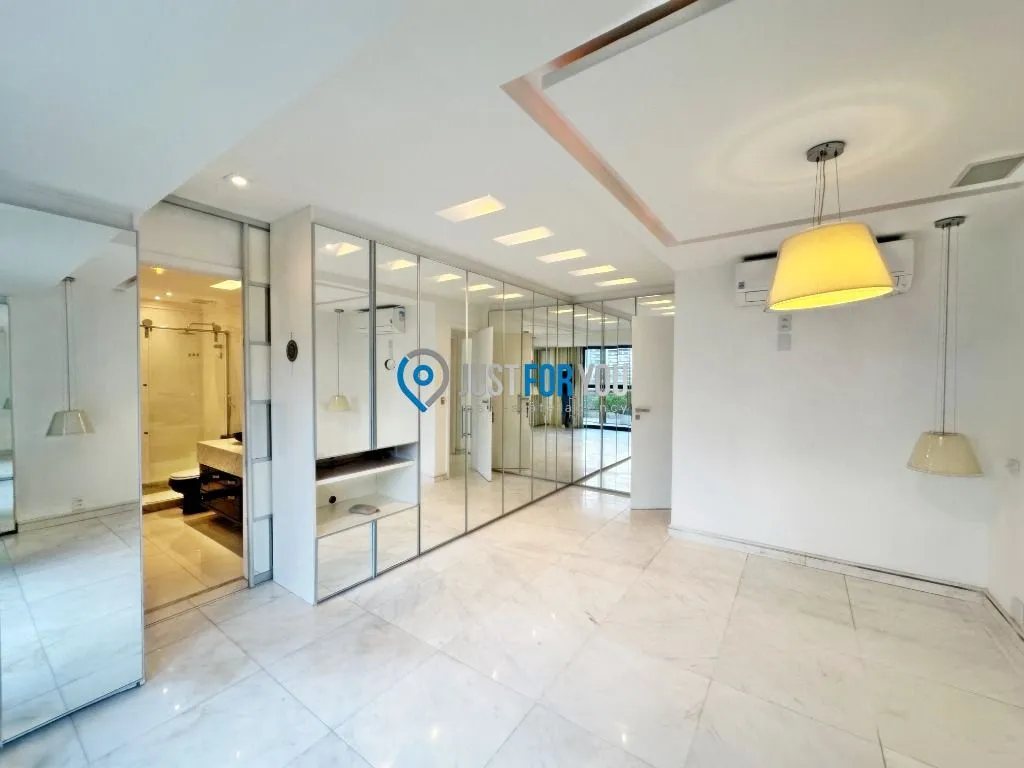 3-bedroom apartment with 5 bathrooms and 370 m² — photo 46