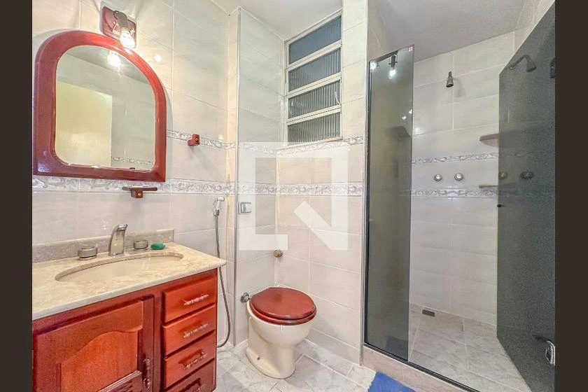 3-bedroom apartment with a bathtub — photo 40