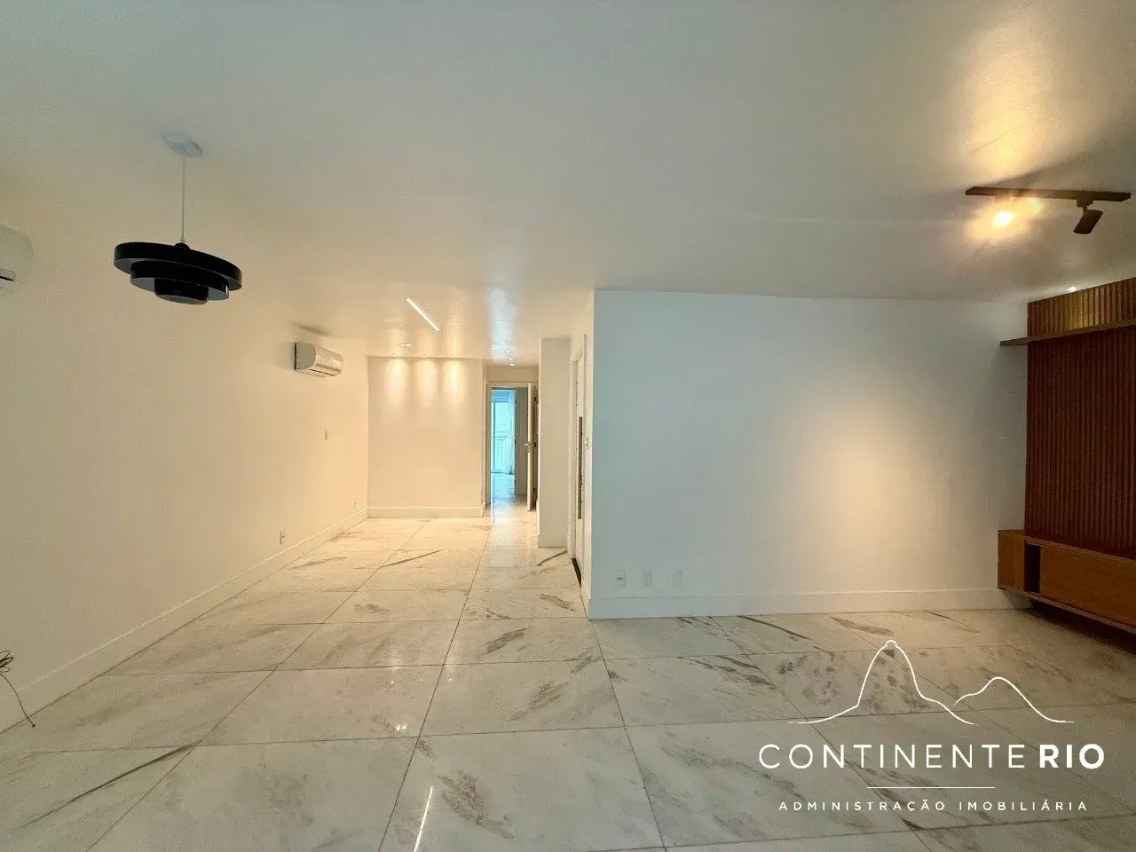 3-bedroom apartment with 4 bathrooms and a glass balcony — photo 6