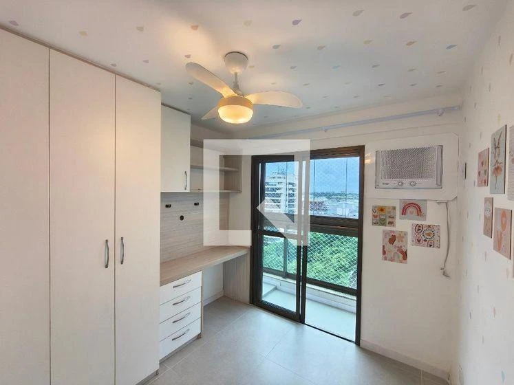 3-bedroom apartment with a glass-enclosed balcony — photo 8