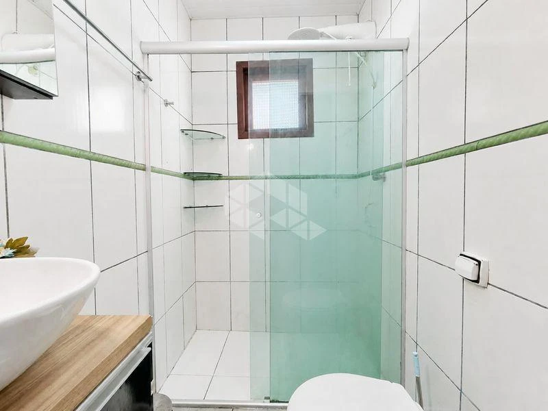 Balcony with a grill in a 2-bedroom house, 100 m² — photo 20