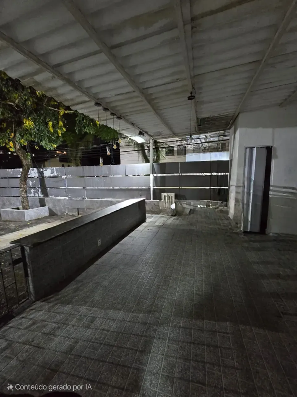 House, 650 m², with a grill on the balcony — photo 4