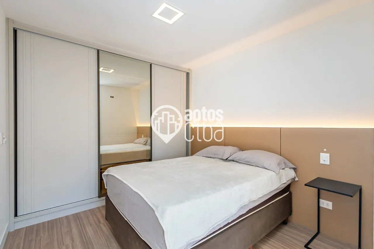 Glass-enclosed balcony in a 2-bedroom apartment, 81 m² — photo 5