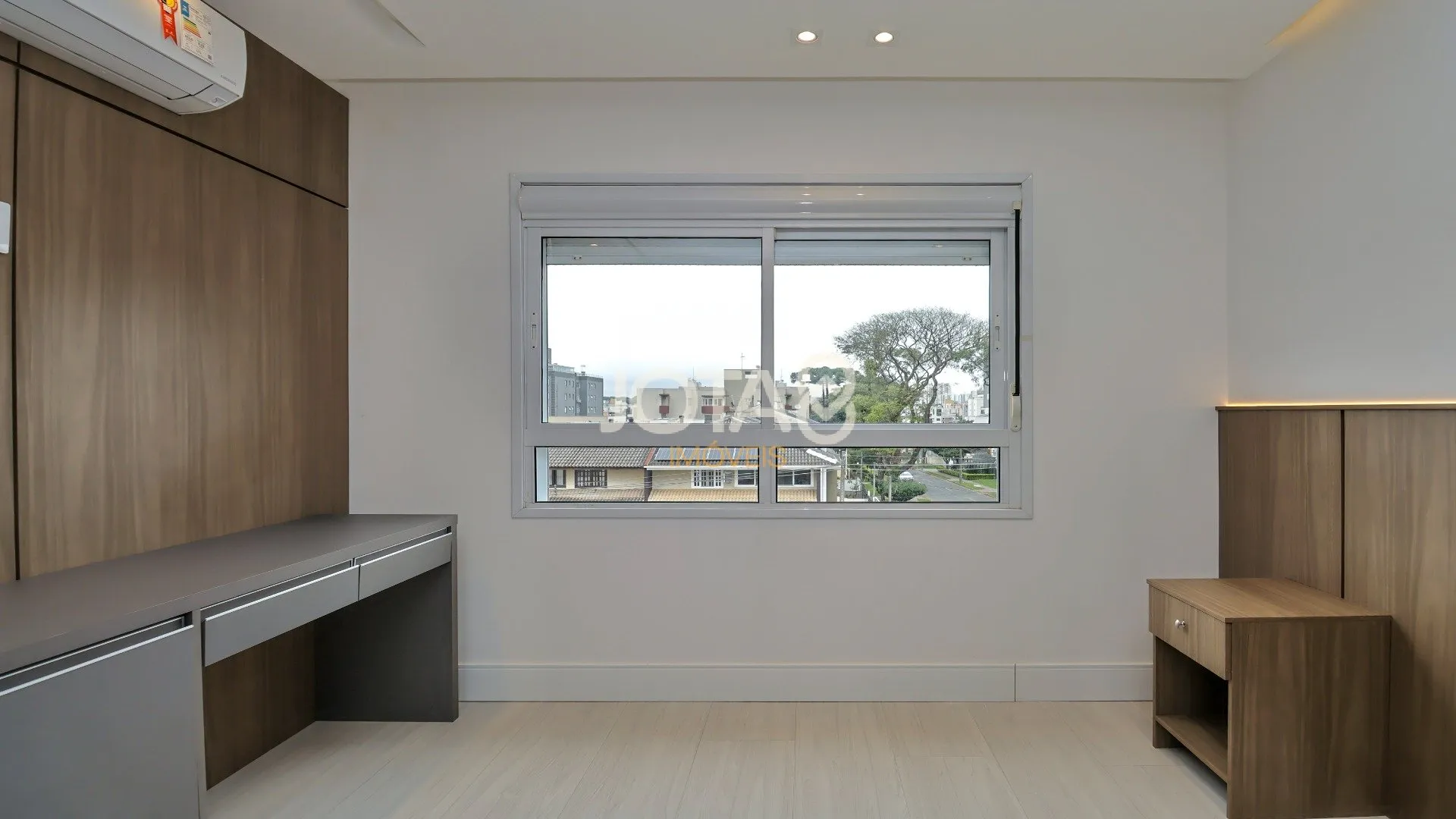Apartment with 3 en-suite bedrooms 266 m² and parking — photo 27